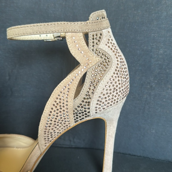 \Jessica Simpson\• Japara Jeweled Heels - Picture 9 of 10
